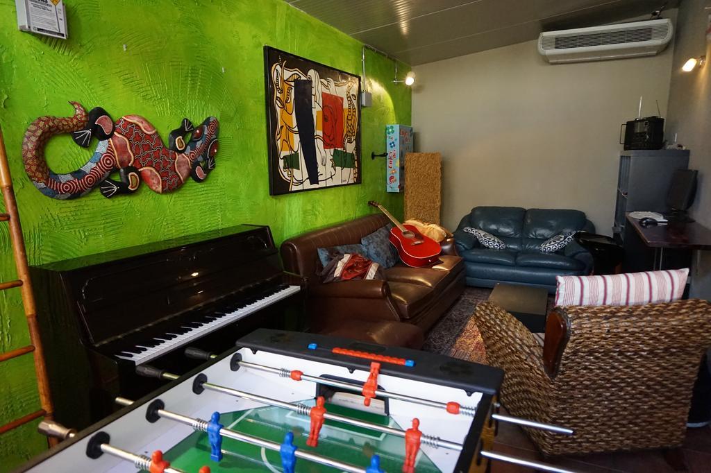 Jammin' Hostel & Bar Rimini Bagian luar foto