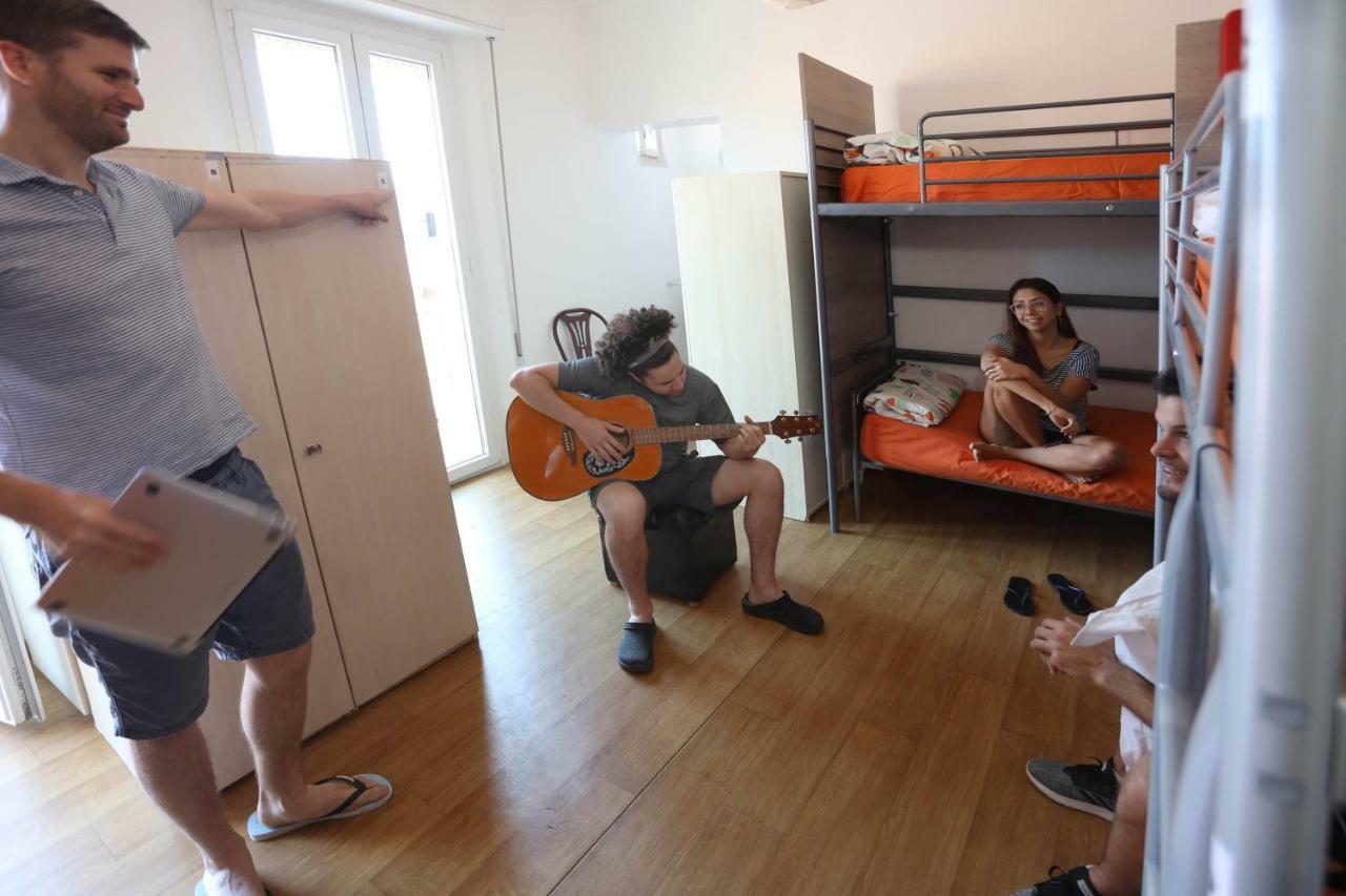 Jammin' Hostel & Bar Rimini Ruang foto